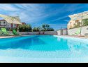 Apartementen Mlađo - swimming pool: A1(4+2), A2(4+2), A3(2+2), A4(2+2) Privlaka - Riviera Zadar  - zwembad