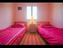 Apartementen Teo - 8m from the sea & parking: A1 žuti(4), A2 bijeli(4), A3 novi(4) Privlaka - Riviera Zadar  - Appartement - A3 novi(4): slaapkamer
