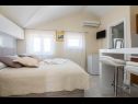 Apartementen Ani - with pool : SA4(2), A5(2+2), A6(2+2) Privlaka - Riviera Zadar  - Studio-appartment - SA4(2): slaapkamer