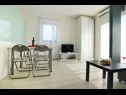 Apartementen Secret Garden A2(2+2), A4(2+2) Razanac - Riviera Zadar  - Appartement - A4(2+2): eetkamer