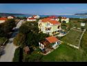 Apartementen Secret Garden A2(2+2), A4(2+2) Razanac - Riviera Zadar  - huis