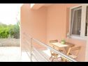 Apartementen Rina-next to the beach with free parking: A1(2+2), A2(2+2), A3-sa balkonom (2+2), A4 - sa balkonom (2+2), A5 - s pogledom na more(2+1) Razanac - Riviera Zadar  - Appartement - A3-sa balkonom (2+2): balkon