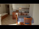Apartementen Dobri - 500 m from beach: A5(2), A4(2+2), A3(2+2), A2(2+2), A6(2+1) Sabunike - Riviera Zadar  - Appartement - A3(2+2): keuken en eetkamer