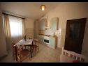 Apartementen Ivan Z - 10 m from sea: A3(2), A4(2) Seline - Riviera Zadar  - Appartement - A3(2): keuken en eetkamer