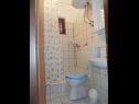 Apartementen Sunny  - sea side terrace & parking: A1(4+1), A2(6+1) Starigrad-Paklenica - Riviera Zadar  - Appartement - A1(4+1): badkamer met toilet