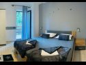 Apartementen en kamers Voyasi - 60 m from sea: A1(2), A2(2), A4(2), A6(2), A7(4), R5(2) Starigrad-Paklenica - Riviera Zadar  - Appartement - A4(2): slaapkamer
