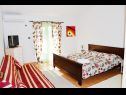 Apartementen Darko - 30 m from beach : A2(3+1), A4(3), SA5(3) Sukosan - Riviera Zadar  - Appartement - A4(3): slaapkamer