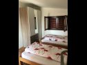 Apartementen Andy - only 50 m from beach: A1(3+1), A2(2+1), SA1(2) Sukosan - Riviera Zadar  - Appartement - A2(2+1): slaapkamer