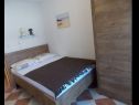 Apartementen Sanja - 100 meters to the beach A1(4+1), A2(4+1), A3(4+1), A4(4+1) Vir - Riviera Zadar  - Appartement - A1(4+1): slaapkamer