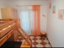 Apartementen Sanja - 100 meters to the beach A1(4+1), A2(4+1), A3(4+1), A4(4+1) Vir - Riviera Zadar  - Appartement - A4(4+1): slaapkamer