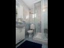 Apartementen Gavro - 20 m from the sea: A1(4), A2 (2+2) Vir - Riviera Zadar  - Appartement - A1(4): badkamer met toilet