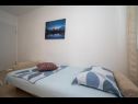 Apartementen Gavro - 20 m from the sea: A1(4), A2 (2+2) Vir - Riviera Zadar  - Appartement - A1(4): slaapkamer