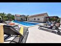 Apartementen Gordana Mar - with pool : A1(2+2), A2H(4+2) Vrsi - Riviera Zadar  - Appartement - A1(2+2): gezamelijke terras