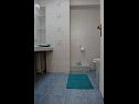 Apartementen Mirjana - nearby the sea: A1-Zoe (4) Zadar - Riviera Zadar  - Appartement - A1-Zoe (4): badkamer met toilet
