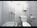 Apartementen Dome - 150m from sea: A22(2), A32(2), A33(2) Zadar - Riviera Zadar  - Appartement - A33(2): badkamer met toilet