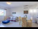 Apartementen Marinka - with backyard; A1(4), A2(4) Zadar - Riviera Zadar  - Appartement - A1(4): woonkamer