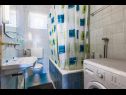 Apartementen Marinka - with backyard; A1(4), A2(4) Zadar - Riviera Zadar  - Appartement - A1(4): badkamer met toilet