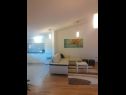 Apartementen Marinka - with backyard; A1(4), A2(4) Zadar - Riviera Zadar  - Appartement - A2(4): woonkamer