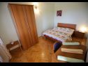 Apartementen Dragica - with nice view: A1(4) Zadar - Riviera Zadar  - Appartement - A1(4): slaapkamer