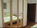 Apartementen Ivan - with large terrace : A1(5) Zadar - Riviera Zadar  - Appartement - A1(5): slaapkamer
