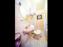 Apartementen Ivan Z3 - only for family: A1(6)  Zadar - Riviera Zadar  - Appartement - A1(6) : badkamer met toilet