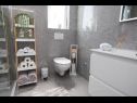 Apartementen Mat-deluxe with free parking: A1(4) Zadar - Riviera Zadar  - Appartement - A1(4): badkamer met toilet
