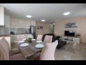 Apartementen Skyline - luxurious & modern: A1(6) Zadar - Riviera Zadar  - Appartement - A1(6): keuken en eetkamer