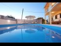 Apartementen Max - luxurious with pool: A1(6+2) Zadar - Riviera Zadar  - zwembad