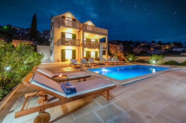 Vakantiehuizen Villa Gold - private pool & grill: H(12+4) Splitska - Eiland Brac  - Kroatië 