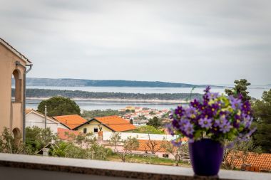 Apartementen Nada- sea view: A1 - Ljubičasti (4+2), A2 - Crveni (4+2) Banjol - Eiland Rab 