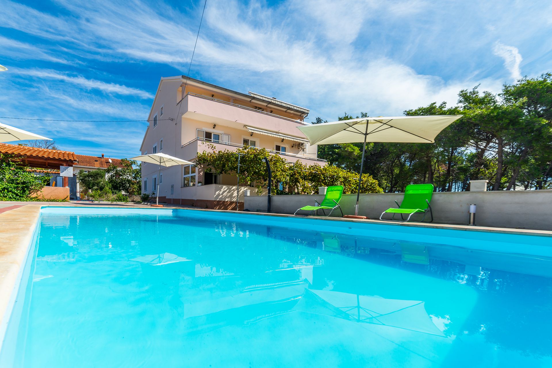 Apartementen Mlađo - swimming pool: A1(4+2), A2(4+2), A3(2+2), A4(2+2) Privlaka - Riviera Zadar 