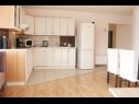 Apartementen Marin A1(2+2), A2(2+2) Biograd - Riviera Biograd  - Appartement - A2(2+2): keuken