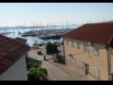 Apartementen Ena - near marina "Kornati": A1(4), A2(2) Biograd - Riviera Biograd  - uitzicht (huis en omgeving)