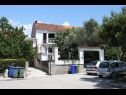 Apartementen Stipe - free parking: A1(4), A2(4) Biograd - Riviera Biograd  - huis