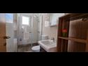 Apartementen Ivano - 20 m from Sea: A1(6), A2(2+1), A3(2+1), A4(2), A5(2) Baai Osibova (Milna) - Eiland Brac  - Kroatië  - Appartement - A1(6): badkamer met toilet