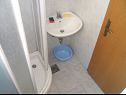Apartementen Mer - 50m from beach; A1 Meri 1(4+1), A2 Meri 2(2+1) Postira - Eiland Brac  - Appartement - A2 Meri 2(2+1): badkamer met toilet