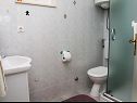 Apartementen Jela - 50 m from pebble beach: A1-Ana (4), A2-Marija (4) Postira - Eiland Brac  - Appartement - A1-Ana (4): badkamer met toilet