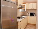 Apartementen Jela - 50 m from pebble beach: A1-Ana (4), A2-Marija (4) Postira - Eiland Brac  - Appartement - A2-Marija (4): keuken