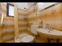 Apartementen Gogi - 130 m from sea: SA2(2), A1(2) Postira - Eiland Brac  - Appartement - A1(2): badkamer met toilet