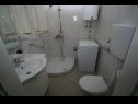 Apartementen Tomi - 120m from the sea: A1(4+2) Postira - Eiland Brac  - Appartement - A1(4+2): badkamer met toilet