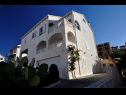 Apartementen Pava - beautiful terrace & parking: A1(2+2) Postira - Eiland Brac  - huis