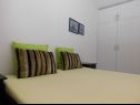 Apartementen Coloured - apartments on island: A1 - plavi (4):, A2 -zeleni (4):, SA3 - studio (2+1):, A4 - bijeli (4+2): Povlja - Eiland Brac  - Appartement - A2 -zeleni (4):: slaapkamer