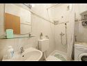 Apartementen Mira - great location & free Bbq: A1(2+2), A2(2+1) Splitska - Eiland Brac  - Appartement - A1(2+2): badkamer met toilet