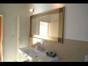 Apartementen Apartmani Oh La La - terrace A1(4), A2(2) Supetar - Eiland Brac  - Appartement - A2(2): badkamer met toilet