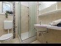 Vakantiehuizen Jadranka- comfortable and big terrace H(6+1) Supetar - Eiland Brac  - Kroatië  - H(6+1): badkamer met toilet