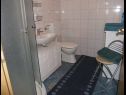 Apartementen Marina - 50m from the beach: A1(4), A2(2) Supetar - Eiland Brac  - Appartement - A2(2): badkamer met toilet