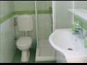 Apartementen Adel - 70 m from beach: A1(4), A2(3+2), SA3(2), A4(4+2) Supetar - Eiland Brac  - Appartement - A4(4+2): badkamer met toilet