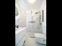 Apartementen Vin - near sea: SA1(2) Supetar - Eiland Brac  - Studio-appartment - SA1(2): badkamer met toilet