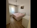Apartementen Senija - 150 m from beach: A1(4) Supetar - Eiland Brac  - Appartement - A1(4): slaapkamer