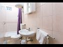 Apartementen Ivica - 150 m from sea: A1(7), A2(4) Mastrinka - Eiland Ciovo  - Appartement - A1(7): badkamer met toilet